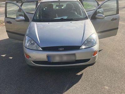 Gebraucht Ford Focus 101 PS (74 kW) 2001 Silber Kombi