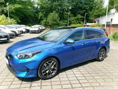 Gebraucht Kia Ceed Platinum Edition 140 PS (102 kW) 2024 (b3l) blue flame met. Kleinwagen