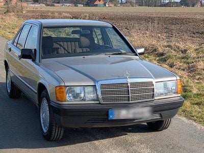 Silber Gebraucht 1988 Mercedes 190 Limousine | 17.450 €