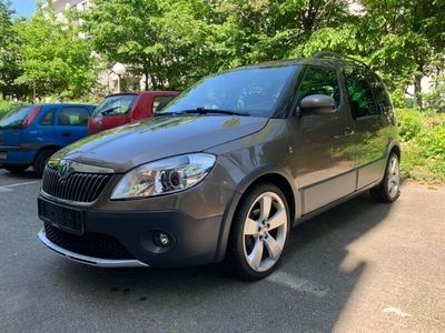 gebraucht Skoda Roomster 1.2l TSI 63kW Scout Scout