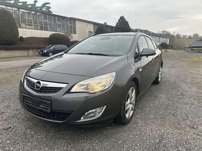 Gebraucht Opel Astra Edition 125 PS (91 kW) 2011 Silber Kombi