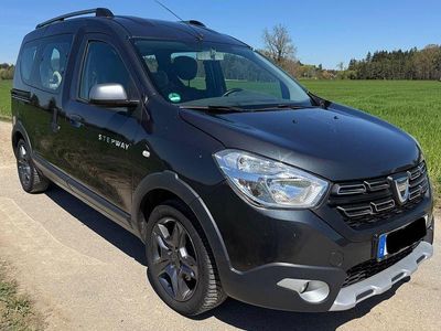Usata Dacia Dokker Celebration 116 CV (85 kW) 2017 Grigio Monovolume
