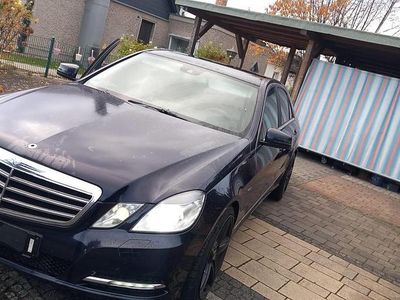 Gebraucht Mercedes E250 2011 Blau Limousine