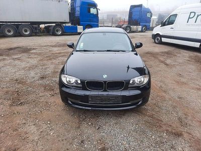 Gebraucht BMW 116 122 PS (89 kW) 2009 Schwarz Kleinwagen