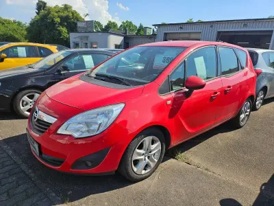 Gebraucht Opel Meriva Edition 110 PS (80 kW) 2010 Magma rot (b) Van / Kleinbus