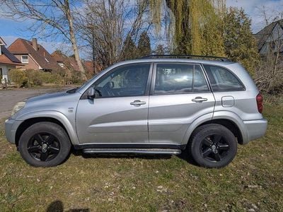 Gebraucht Toyota RAV4 Executive 150 PS (110 kW) 2004 Silber SUV
