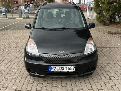 Gebraucht Toyota Yaris 86 PS (63 kW) 2000 Schwarz Kombi