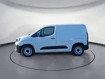 Neu Peugeot E-Partner 100 kW (136 PS) 2025 Kaolinweiß Van / Kleinbus