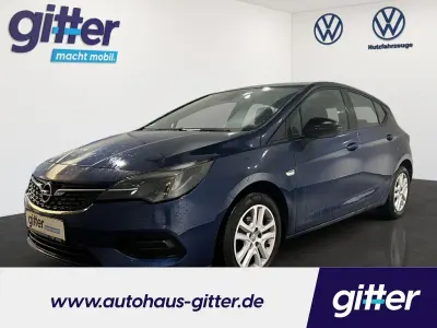 Używany Opel Astra Business 131 KM (96 kW) 2021 Niebieski Sedan/Limuzyna