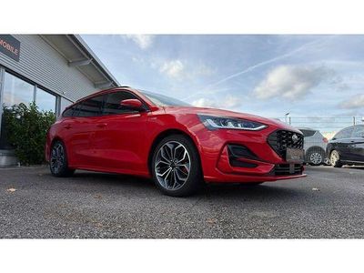Rot Gebraucht 2022 Ford Focus ST-Line X Kombi | 18.990 € (Teuer)