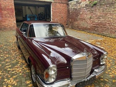 Gebraucht Mercedes W111 160 PS (117 kW) 1968 Rot Coupé