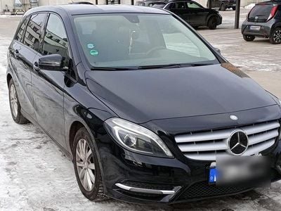 Gebraucht Mercedes B200 136 PS (100 kW) 2013 Schwarz Van / Kleinbus