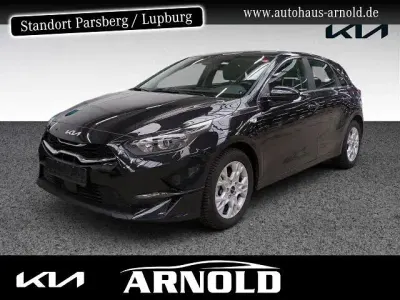 Gebraucht Kia Ceed Comfort 140 PS (102 kW) 2025 Zilinaschwarz Kleinwagen