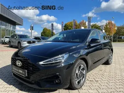 Neu Hyundai i30 140 PS (102 kW) 2025 Abyss black pearl Limousine