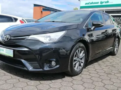 Gebraucht Toyota Avensis Edition-S 147 PS (108 kW) 2017 Night time black Kombi