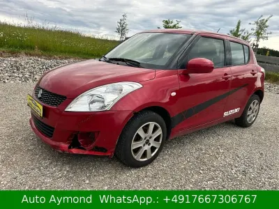 Gebraucht Suzuki Swift Club 94 PS (69 kW) 2012 Rot Kleinwagen