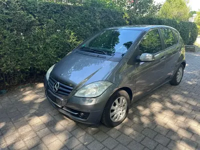 Gebraucht Mercedes A180 109 PS (80 kW) 2009 Grau Limousine