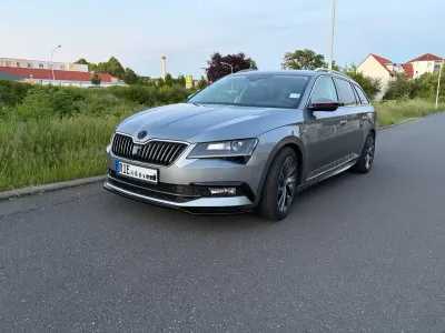 Gebraucht Skoda Superb LAURIN & KLEMENT 190 PS (139 kW) 2018 Silber Kombi