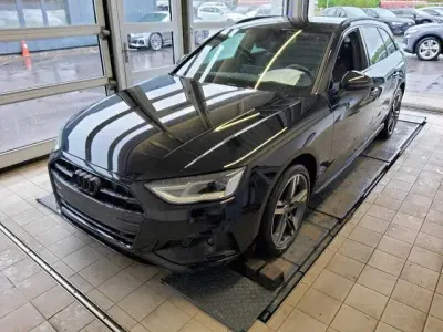 Gebraucht Audi A4 Advanced 163 PS (119 kW) 2023 Schwarz Kombi