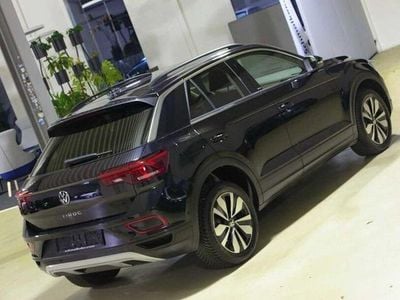 Second-hand VW T-Roc Move 116 CP (85 kW) 2024 Negru SUV