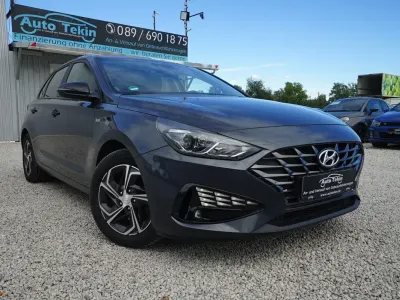 Gebraucht Hyundai i30 Intro Edition 160 PS (117 kW) 2021 Grau Limousine
