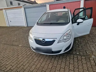 Gebraucht Opel Meriva 101 PS (74 kW) 2010 Weiß Van / Kleinbus