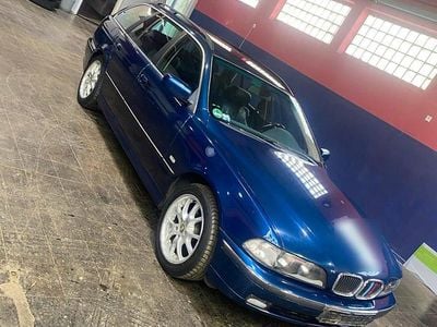 Second-hand BMW 523 170 CP (125 kW) 2000 Albastru Break