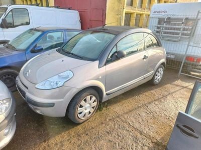 Gelb Gebraucht 2004 Citroën C3 Cabrio | 500 €