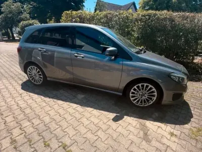 Gebraucht Mercedes B220 177 PS (130 kW) 2015 Grau Kleinwagen