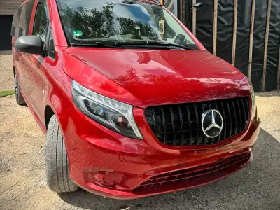 Gebraucht Mercedes Vito 237 PS (174 kW) 2021 Rot Van