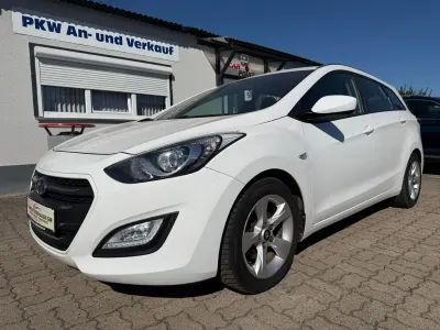 Gebraucht Hyundai i30 Classic 101 PS (74 kW) 2017 Weiß Kombi