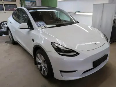 Usata Tesla Model Y RWD 219 kW (299 CV) 2023 Bianco SUV