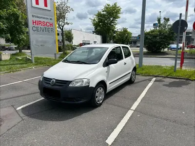 Gebraucht VW Fox 54 PS (39 kW) 2008 Weiß Kleinwagen
