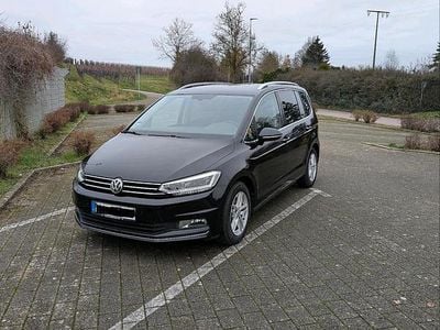 Schwarz Gebraucht 2017 VW Touran Highline Van / Kleinbus | 22.900 € (Fairer Preis)