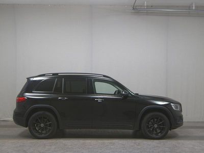 Mercedes GLB220