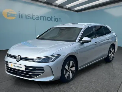 Gebraucht VW Passat 150 PS (110 kW) 2025 Silber Kombi