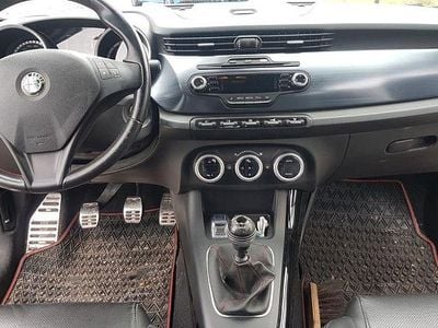 Gebraucht Alfa Romeo Giulietta Turismo 140 PS (102 kW) 2011 Grau Kleinwagen