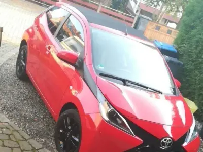 Gebraucht Toyota Aygo X-wave 69 PS (50 kW) 2016 Rot Kleinwagen