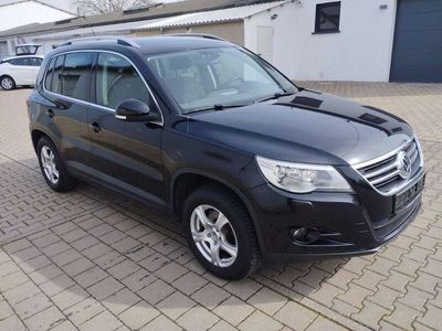 gebraucht VW Tiguan 4x4 AUTOMATIC - 1.HAND/SCHECKHEFT - AHK - TOP