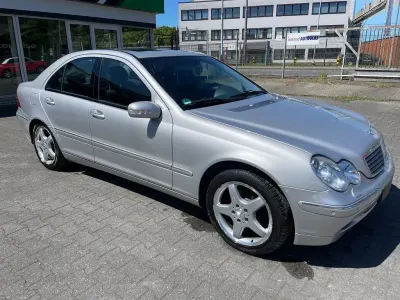 Gebraucht Mercedes C320 Elegance 218 PS (160 kW) 2003 Silber Limousine