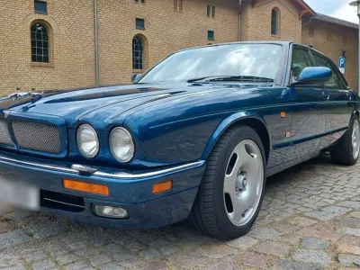 Gebraucht Jaguar XJR 363 PS (266 kW) 1995 Blau Limousine