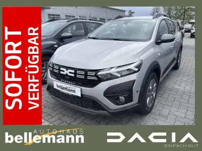 Używany Dacia Sandero Expression 91 KM (66 kW) 2023 Srebrny Sedan/Limuzyna