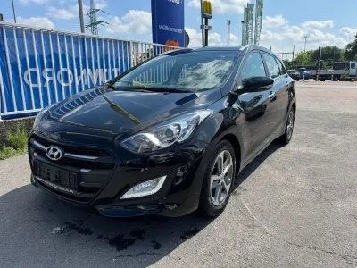 Gebraucht Hyundai i30 Style 110 PS (80 kW) 2016 Schwarz Kombi