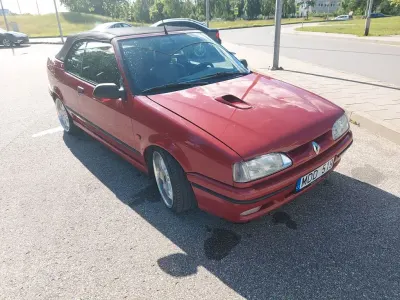 Usata Renault 19 135 CV (99 kW) 1993 Rosso Cabrio