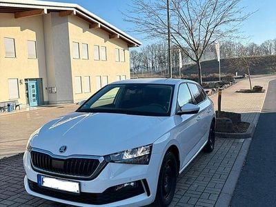 Gebraucht Skoda Scala 90 PS (66 kW) 2020 Weiß Kleinwagen