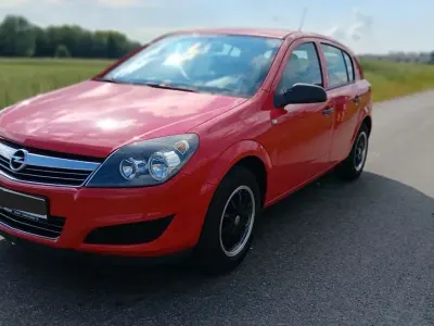 Gebraucht Opel Astra Edition 90 PS (66 kW) 2009 Rot Limousine