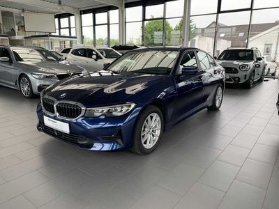 Gebraucht BMW 330e Advantage 184 PS (135 kW) 2020 Mediterranblau metallic Limousine