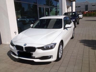 Weiß Gebraucht 2013 BMW 320 Limousine | 8.600 € (Guter Preis)