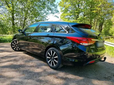 Second-hand Hyundai i40 116 CP (85 kW) 2016 Negru Break