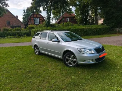 Gebraucht Skoda Octavia GreenLine 105 PS (77 kW) 2013 Silber Kombi